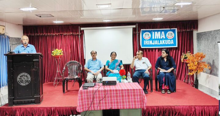 ലോക ആന്റിബയോട്ടിക് അവബോധ വാരത്തോടനുബന്ധിച്ച് ഇരിങ്ങാലക്കുട സഹകരണ ആശുപത്രി ഐഎംഎ യൂണിറ്റുമായി സഹകരിച്ച് ശിശുരോഗ വിദഗ്ദ്ധന്‍ ഡോ. ഷാജി ജേക്കബ്ബിന്റെ നേതൃത്വത്തില്‍ നടത്തിയ ബോധവത്കരണ ക്ലാസ് ഡോ. എ.എം. ഹരീന്ദ്രനാഥ് ഉദ്ഘാടനം ചെയ്യുന്നു.