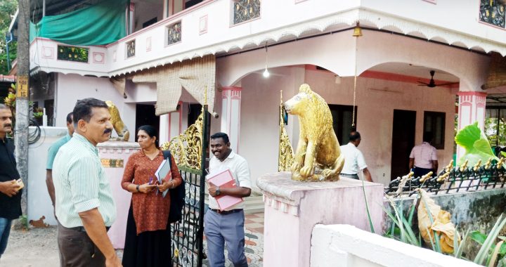 കൊല്ലപ്പെട്ട ആനീസിന്റെ വീട്ടിലെത്തിയ പുതിയ അന്വേഷണ സംഘം പരിശോധന നടത്തുന്നു.