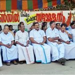 സര്‍ക്കാരിന്റെ അനാസ്ഥയ്‌ക്കെതിരെ കോണ്‍ഗ്രസ് താലൂക്ക് സപ്ലൈ ഓഫീസിലേക്ക് മാര്‍ച്ചും സിവില്‍ സ്റ്റേഷന് മുന്‍പില്‍ ധര്‍ണയും നടത്തി