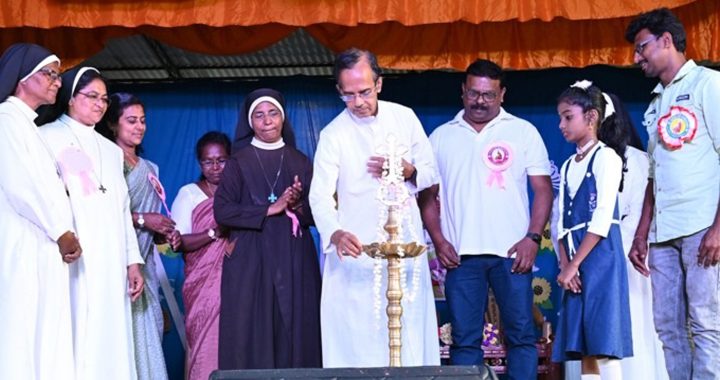 കണ്ണിക്കര സെന്റ് പോള്‍സ് സിഎല്‍പി സ്‌കൂളിന്റെ വാര്‍ഷികാഘോഷവും അധ്യാപകരക്ഷാകര്‍തൃദിനവും താഴെക്കാട് ചര്‍ച്ച് ആര്‍ച്ച് പ്രീസ്റ്റ് ഫാ. ആന്റണി മുക്കാട്ടുകരക്കാരന്‍ ഉദ്ഘാടനം ചെയ്യുന്നു.