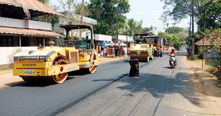 മാപ്രാണം നന്തിക്കര റോഡ് ടാറിടല്‍  പുനരാരംഭിച്ചപ്പോള്‍.