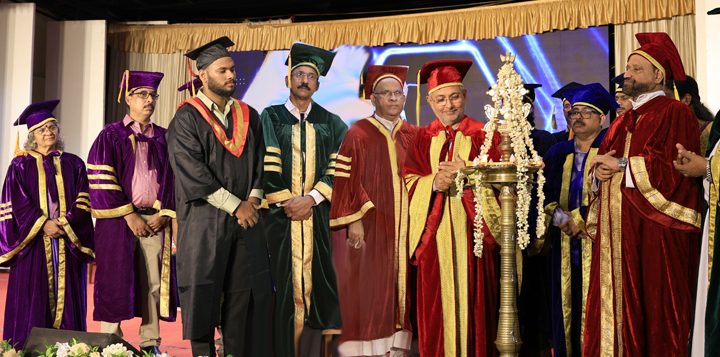 ക്രൈസ്റ്റ് കോളജ് ഓഫ് എന്‍ജിനീയറിംഗ് 2021 25 ബാച്ചിന്റെ കോഴ്‌സ് കംപ്ലീഷന്‍ സെറിമണി സുപ്രീംകോടതി മുന്‍ ചീഫ് ജസ്റ്റിസ് കുര്യന്‍ ജോസഫ് ഉദ്ഘാടനം ചെയ്യുന്നു.