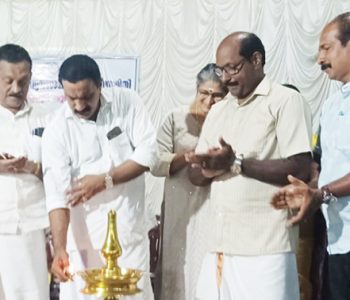 വ്യാപാരി വ്യവസായി ഏകോപന സമിതി ആളൂര്‍ യൂണിറ്റ് കുടുംബ സംഗമം ജില്ലാ സെക്രട്ടറി എന്‍.ആര്‍. വിനോദ്കുമാര്‍ ഉദ്ഘാടനം ചെയ്യുന്നു.