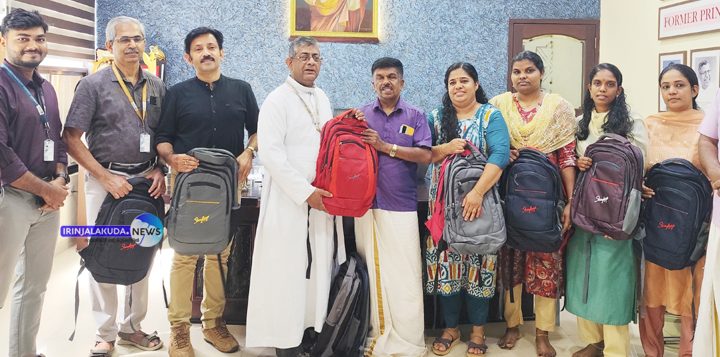 ക്രൈസ്റ്റ് കോളജിലെ സാമൂഹ്യ സേവനസംഘടനയായ തവനിഷ് ഭിന്നശേഷി വിദ്യാര്‍ഥികള്‍ക്കായി കൈമാറിയ പഠനോപകരണങ്ങള്‍ പ്രിന്‍സിപ്പല്‍ റവ.ഡോ. ജോളി ആന്‍ഡ്രൂസ് സിഎംഐയില്‍നിന്നും ബിആര്‍സി കോ ഓര്‍ഡിനേറ്റര്‍ സത്യപാലന്‍ ഏറ്റുവാങ്ങുന്നു.