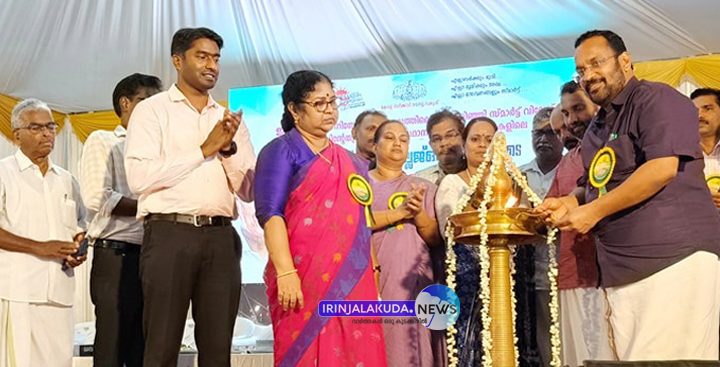 സ്മാര്‍ട്ട് വില്ലേജ് ഓഫീസുകളുടെ നിര്‍മാണോദ്ഘാടനം മന്ത്രി കെ. രാജന്‍ നിര്‍വഹിക്കുന്നു.