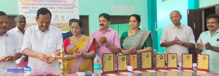 കേരള മുനിസിപ്പല്‍ ആന്‍ഡ് കോ ഓര്‍പ്പറേഷന്‍ വര്‍ക്കേഴ്സ് കോണ്‍ഗ്രസ് (ഐഎന്‍ടിയുസി) മേഖലാ വാര്‍ഷിക പൊതുയോഗവും പെന്‍ഷനേഴ്സ് സമ്മേളനവും എം.പി. ജാക്സന്‍ ഉദ്ഘാടനം ചെയ്യുന്നു.