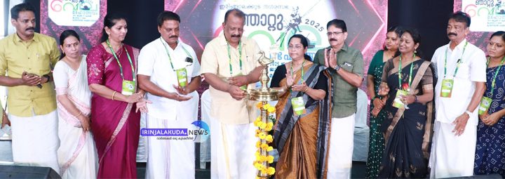 നഗരസഭയുടെ ഞാറ്റുവേല മഹോത്സവത്തോടനുബന്ധിച്ച് നടന്ന വിദ്യാര്‍ഥി സേവനസംഗമം കയ്പമംഗലം എംഎല്‍എ- ഇ.ടി. ടൈസണ്‍ ഉദ്ഘാടനം ചെയ്യുന്നു.