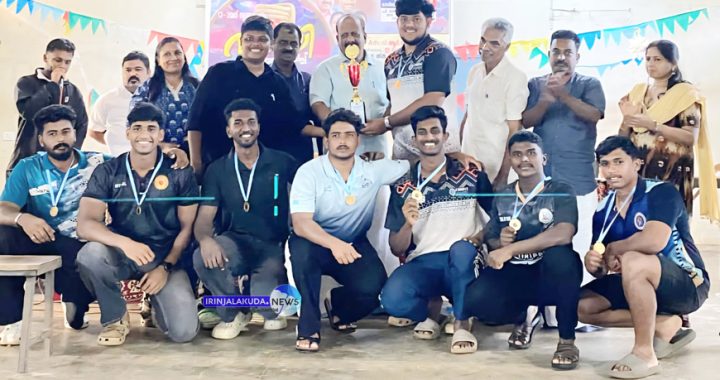 തൃശൂര്‍ ജില്ലാ വടംവലി മത്സരത്തില്‍ വിജയികളായ ഇരിങ്ങാലക്കുട ക്രൈസ്റ്റ് കോളേജ് ടീം.