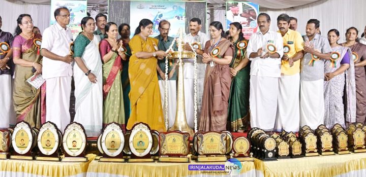 തൃശൂര്‍ ജില്ലാ ക്ഷീരസംഗമത്തിന്‍റെ ഉദ്ഘാടനം മന്ത്രി ചിഞ്ചുറാണി നിര്‍വഹിക്കുന്നു.