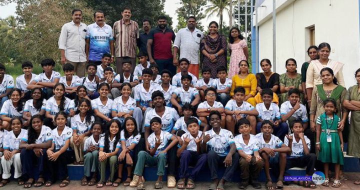 ഇരിങ്ങാലക്കുട വിദ്യഭ്യാസ ഉപജില്ല നീന്തല്‍ മത്സരത്തില്‍ തുടര്‍ച്ചയായി 59-ാം തവണയും ഓവറോള്‍ ചാമ്പ്യന്‍ഷിപ്പ് കരസ്ഥമാക്കിയ അവിട്ടത്തൂര്‍ എല്‍ബിഎസ്എം ഹയര്‍ സെക്കന്‍ഡറി സ്‌കൂള്‍ ടീം.