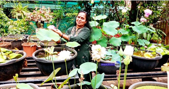 താമര ശേഖരത്തിനരികെ ലതിക സുധന്‍.