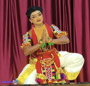 ഹൈസ്‌കൂള്‍ വിഭാഗം ബോയ്‌സ് കേരളനടനം, ആദര്‍ശ് (ശ്രീദുര്‍ഗാവിലാസം എച്ച്എസ്എസ്, പേരാമംഗലം)