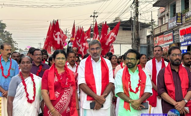 നിയോജകമണ്ഡലത്തിലെ ത്രിതല പഞ്ചായത്ത് സ്ഥാപനങ്ങളിലേക്കും മുനിസിപ്പാലിറ്റിയിലേക്കും വിജയിച്ച ജനപ്രതിനിധികളെ പങ്കെടുപ്പിച്ച് നടത്തിയ വിജയാഹ്ലാദ ഘോഷയാത്ര.