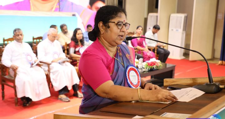 അസാപ് കേരളയുടെ ആഭിമുഖ്യത്തില്‍ ഇരിങ്ങാലക്കുട മണ്ഡലത്തിലെ ക്രൈസ്റ്റ് കോളജില്‍ സംഘടിപ്പിച്ച ആസ്പയര്‍ തൊഴില്‍മേള ഉന്നത വിദ്യഭ്യാസ സാമൂഹിക നീതി വകുപ്പ് മന്ത്രി ഡോ. ആര്‍. ബിന്ദു ഉദ്ഘാടനം ചെയ്യുന്നു.