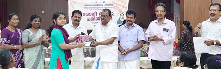 ഇരിങ്ങാലക്കുട ബ്ലോക്ക് പഞ്ചായത്തും ആനന്ദപുരം സാമൂഹികാരോഗ്യകേന്ദ്രവും സംയുക്തമായി കോളോസ്റ്റമി ശസ്ത്രക്രിയ നടത്തിയവര്‍ക്കായി സംഘടിപ്പിച്ച പരിശീലനം ബ്ലോക്ക് പ്രസിഡന്റ് ടി.ജി. ശങ്കരനാരായണന്‍ ഉദ്ഘാടനം ചെയ്യുന്നു.