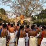 ഇരിങ്ങാലക്കുട കണ്‌ഠേശ്വരം ശിവക്ഷേത്രത്തില്‍ പ്രതിഷ്ഠാ ദിനത്തോടനുബന്ധിച്ച് നടന്ന കാഴ്ച ശീവേലി