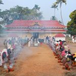 പൊറത്തിശേരി കല്ലട ഭഗവതി ക്ഷേത്രത്തില്‍ നട തുറപ്പ് ചടങ്ങുകളുടെ ഭാഗമായി പൊങ്കാല സമര്‍പ്പണം നടത്തി