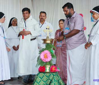 കരാഞ്ചിറ സെന്റ് ജോര്‍ജ്‌സ്  കോണ്‍വെന്റ് യുപി സ്‌കൂള്‍ വാര്‍ഷികാഘോഷം കാട്ടൂര്‍ പഞ്ചായത്ത് പ്രസിഡന്റ് പി.എസ്. മനു ഉദ്ഘാടനം ചെയ്യുന്നു.