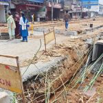 കുടിവെള്ളം മുടങ്ങിയിട്ട് 10 ദിവസം പിന്നിട്ടു. ഠാണാ ചന്തക്കുന്നു റോഡിലെ നിര്‍മാണത്തിനിടെ പ്രതിഷേധവുമായി നഗരസഭാ കൗണ്‍സിലര്‍മാര്‍