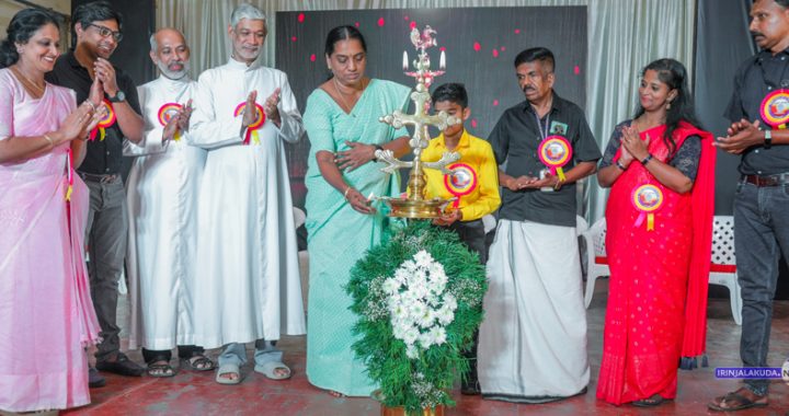 താണിശേരി എല്‍എഫ്എല്‍പി സ്‌കൂളിന്റെ 98-ാംമത് വാര്‍ഷികാഘോഷം വാര്‍ഡ് കൗണ്‍സിലര്‍ സുജസഞ്ജീവ് കുമാര്‍ ഉദ്ഘാടനം ചെയ്യുന്നു.