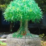 3500 ഓളം പ്ലാസ്റ്റിക് കുപ്പികള്‍ കൊണ്ടൊരു മരം