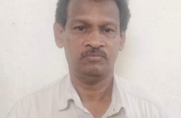 പൗലോസ് (59).