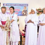 പുല്ലൂര്‍ സേക്രഡ് ഹാര്‍ട്ട് മിഷന്‍ ഹോസ്പിറ്റല്‍ നഴ്‌സിംഗ് സ്‌കൂളില്‍ നഴ്‌സിംഗ് വിദ്യാര്‍ഥികളുടെ ദീപം തെളിയിക്കല്‍ ചടങ്ങ് നടന്നു