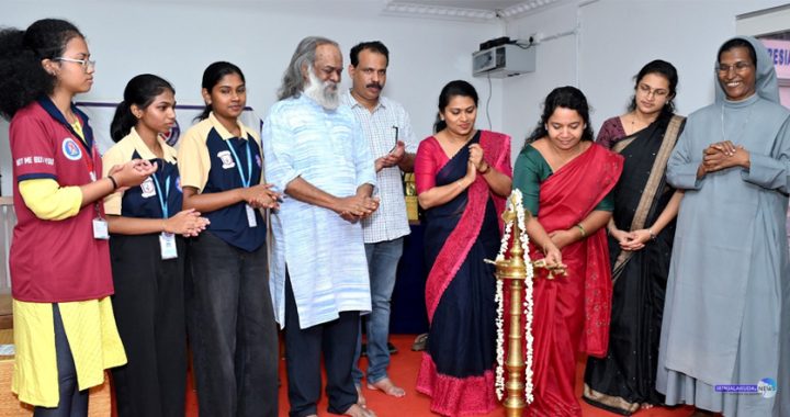 എന്‍എസ്എസ് വളണ്ടിയര്‍മാരെ ആദരിക്കുന്ന ചടങ്ങ് നാഷണല്‍ സര്‍വീസ് സ്‌കീം സംസ്ഥാന ഓഫീസര്‍ ഡോ. ഡി. ദേവിപ്രിയ ഉദ്ഘാടനം ചെയ്യുന്നു.