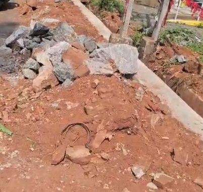 നാട്ടുകാര്‍ അപാകത ചൂണ്ടിക്കാട്ടിയ നടവരമ്പ് വൈക്കര റോഡിലെ കാനനിര്‍മാണം.