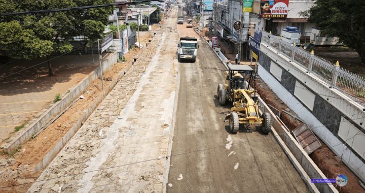 നിര്‍മാണം പുരേഗമിക്കുന്ന ഠാണാ ചന്തക്കുന്ന് റോഡ്.