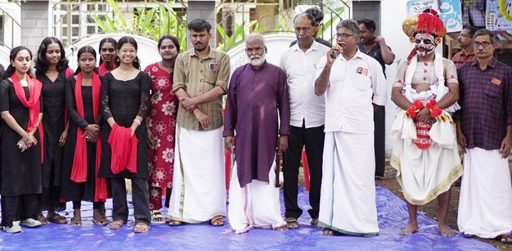 എല്‍ഡിഎഫ് സ്ഥാനാര്‍ഥി ഡോ. ആര്‍. ബിന്ദുവിന്റെ വിജയതതിനായുള്ള കലാജാഥ സിപിഎം ഏരിയ സെക്രട്ടറി വി.എ. മനോജ് കുമാര്‍ ഉദ്ഘാടനം ചെയ്യുന്നു.