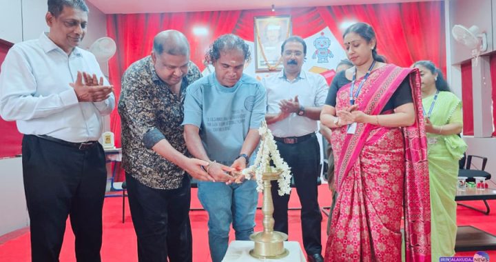 മുകുന്ദപുരം പബ്ലിക് സ്‌കൂളില്‍ ആരംഭിച്ച അവധിക്കാല ക്യാമ്പിന്റെ ഉദ്ഘാടനം പ്രശസ്ത മിമിക്രി കലാകാരനായ മുരളി ഗോപി നിര്‍വഹിക്കുന്നു.