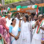 വേളൂക്കരയിലും മുരിയാടും തോമസ് ഉണ്ണിയാടന്‍ പര്യടനം നടത്തി