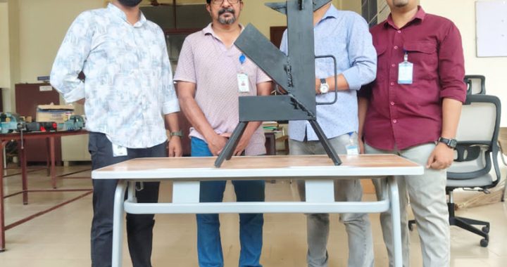 ഇരിങ്ങാലക്കുട ക്രൈസ്റ്റ് എന്‍ജിനീയറിംഗ് കോളജിലെ മെക്കാനിക്കല്‍ എന്‍ജിനീയറിംഗ് വിഭാഗത്തിലെ സാങ്കേതിക വിദഗ്ദ്ധരായ ഇ.ടി. ജോയ്, ബെജോയ് ജോസ്, അനെക്‌സ് വര്‍ഗീസ്, ജോമോന്‍ ജോസ് എന്നിവരുടെ നേതൃത്വത്തില്‍ വികസിപ്പിച്ച റോക്കറ്റ് സ്റ്റൗ.