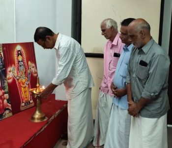 യോഗക്ഷേമ സഭ ജില്ലാ കമ്മിറ്റി സുവര്‍ണ ജൂബിലി ആഘോഷത്തിന്റെ ഭാഗമായി ഇരിങ്ങാലക്കുടയില്‍ നടന്ന ഗണനീയം ഗണിതമാധവം സെമിനാര്‍ ജില്ലാ പ്രസിഡന്റ് ശ്രീകുമാര്‍ മേലേടം ഉദ്ഘാടനം ചെയ്യുന്നു.