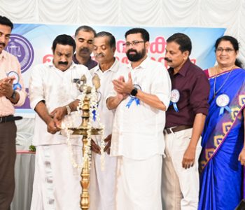 കേരള വ്യാപാരി വ്യവസായി ഏകോപനസമിതി ഇരിങ്ങാലക്കുട യൂണിറ്റിന്റെ 45 ാം വാര്‍ഷികപൊതുയോഗം ജില്ലാ ജനറല്‍ സെക്രട്ടറി എന്‍.ആര്‍. വിനോദ്കുമാര്‍ ഉദ്ഘാടനം ചെയ്യുന്നു.