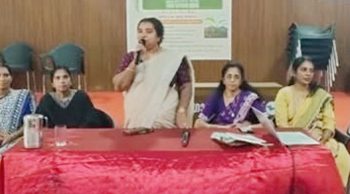 മുരിയാട് പഞ്ചായത്തില്‍ എന്‍ബിപിജിആര്‍ തൃശൂര്‍ എന്ന സ്ഥാപനത്തിന്റെ നേതൃത്വത്തില്‍ എന്റെ ഗ്രാമം എന്റെ അഭിമാനം പദ്ധതിയുടെ ഭാഗമായി സംഘടിപ്പിച്ച കാര്‍ഷിക ക്ലാസ് മുരിയാട് പഞ്ചായത്ത് പ്രസിഡന്റ് സരള വിക്രമന്‍ ഉദ്ഘാടനം ചെയ്യുന്നു.
