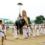 കൂടല്‍മാണിക്യം ക്ഷേത്രത്തില്‍ ഭഗവാന്റെ തിരുമുന്നില്‍ കുത്തുവിളക്കുപിടിയുടെ പാരമ്പര്യവുമായി 12 കുടുംബങ്ങള്‍