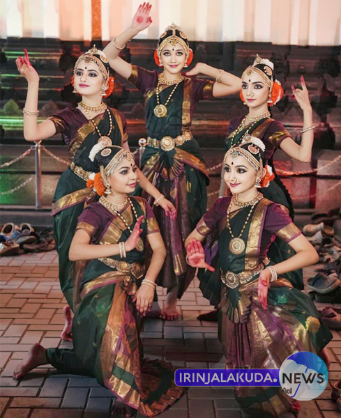 പൂനെ നൃത്യമുകുല ഡാന്‍സ് അക്കാദമി കൂടല്‍മാണിക്യത്തില്‍ ഭരതനാട്യം അവതരിപ്പിക്കുന്നു