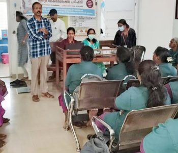 വേളൂക്കര കുടുംബാരോഗ്യ കേന്ദ്രത്തിന്റെ അഭിമുഖ്യത്തില്‍ ഹരിത കര്‍മ്മ സേനാംഗങ്ങള്‍ക്കായി നടത്തിയ ആരോഗ്യ പരിശോധന ക്യാമ്പ്.