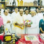 ബിഷപ് മാര്‍ പോളി കണ്ണൂക്കാടന്‍ അഡ്വ. തോമസ് ഉണ്ണിയാടനെ അനുമോദിച്ചു