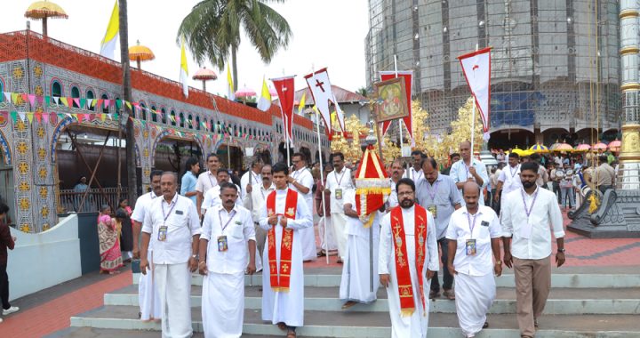 പറപ്പൂക്കര ഫൊറോന പള്ളിയിലെ വിശുദ്ധ ലോന മുത്തപ്പന്റെ തിരുനാള്‍ പ്രദക്ഷിണം.