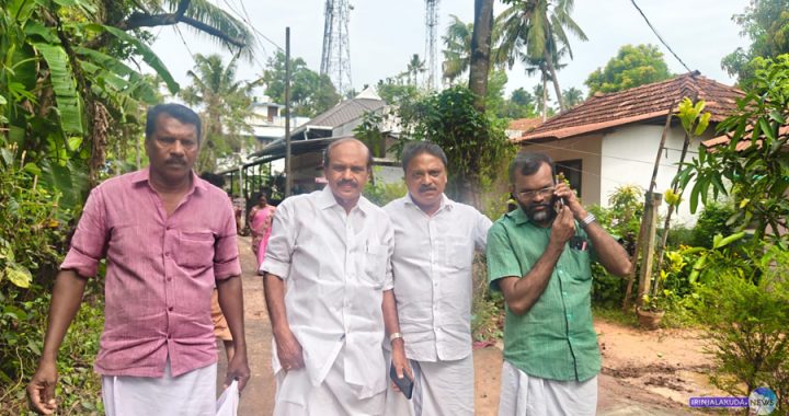 തളിയക്കോണം ബാപ്പുജി സ്റ്റേഡിയത്തില്‍നിന്ന് മണ്ണ് ഒലിച്ചിറങ്ങി ചെളിയിലായ വീടുകള്‍ നിയുക്ത എംഎല്‍എ അഡ്വ. തോമസ് ഉണ്ണിയാടന്‍ സന്ദര്‍ശിക്കുന്നു.