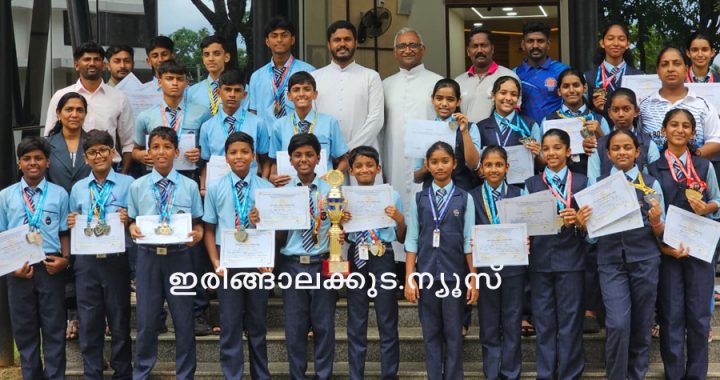 സിഐഎസ്‌സിഇ ഡി സോണ്‍ നീന്തല്‍ മത്സരങ്ങളില്‍ ഓവറോള്‍ ചാമ്പ്യന്‍ഷിപ്പ് നേടിയ ഡോണ്‍ ബോസ്‌കോ സെന്‍ട്രല്‍ സ്‌കൂള്‍ ടീം.
