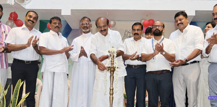 കേരളത്തിലെ സര്‍ക്കാര്‍ എയ്ഡഡ് മേഖലയില്‍ മികച്ച രണ്ടാമത്തെ സ്‌കൂളായി തെരഞ്ഞെടുക്കപ്പെട്ട ഇരിങ്ങാലക്കുട സെന്റ് മേരീസ് ഹയര്‍സെക്കന്‍ഡറി സ്‌കൂളിന് ജെസിഐ ഇരിങ്ങാലക്കുടയുടെ നേതൃത്വത്തില്‍ നടത്തിയ വിദ്യാഭ്യാസ ആദരണ സമ്മേളനം അഡ്വ. തോമസ് ഉണ്ണിയാടന്‍ എംഎല്‍എ ഉദ്ഘാടനം ചെയ്യുന്നു.