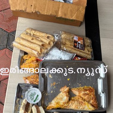 ഇരിങ്ങാലക്കുട നഗരസഭ ആരോഗ്യവിഭാഗം പരിശോധനയില്‍ പിടിച്ചെടുത്ത ഭക്ഷണസാധനങ്ങള്‍.
