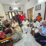വി.ആര്‍. സുകുമാരന്റെ ഭവനം സന്ദര്‍ശിച്ച് വെള്ളാപ്പള്ളി നടേശന്‍