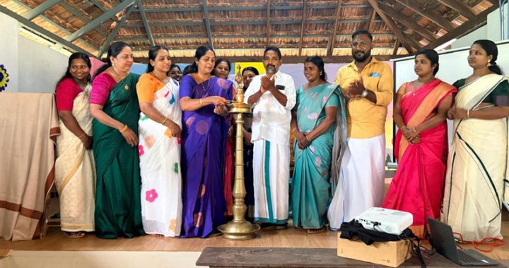 വേളൂക്കര പഞ്ചായത്ത് തല പ്രവേശനോത്സവം ജിയുപിഎസ് കടുപ്പശേരി സ്‌കൂളില്‍ വേളൂക്കര പഞ്ചായത്ത്  പ്രസിഡന്റ് ഷീജ ഉണ്ണികൃഷ്ണന്‍ ഉദ്ഘാടനം ചെയ്യുന്നു.