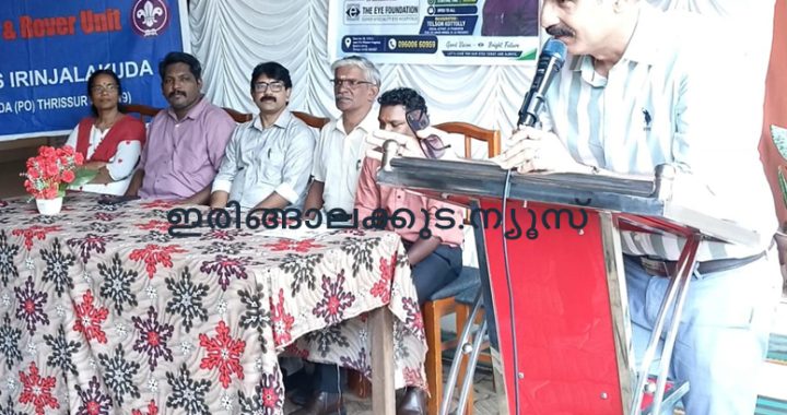 ഇരിങ്ങാലക്കുട ഗവ. മോഡല്‍ ബോയ്‌സ് ഹയര്‍സെക്കന്‍ഡറി സ്‌കൂളില്‍ സംഘടിപ്പിച്ച സൗജന്യ നേത്ര പരിശോധന ക്യാമ്പ് സാമൂഹ്യ പ്രവര്‍ത്തകനും മുന്‍ ജെസിഐ പ്രസിഡന്റുമായിരുന്ന ടെല്‍സണ്‍ കോട്ടോളി ഉദ്ഘാടനം ചെയ്യുന്നു.