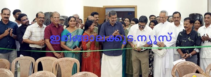 ഞാറ്റുവേല മഹോത്സവം 2026 ന്റെ സ്വാഗതസംഘം ഓഫീസ് ജില്ലാ ജഡ്ജ് ജോമോന്‍ ജോണ്‍ ഉദ്ഘാടനം ചെയ്യുന്നു.
